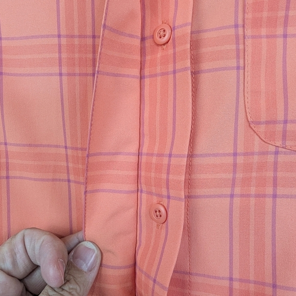Title Nine Tuolumne Tech XS Button Down Shirt In Coral Plaid - Picture 9 of 13
